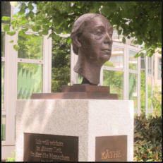 Christine Dewerny I Bildhauerin I Berlin I Porträt Bronze I Käthe Kollwitz - Straße der Erinnerung