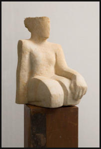 Christine Dewerny I Bildhauerin I Berlin I Sandsteinskulpuren I Die Etruskische I Reinhardtsdorfer Sandstein