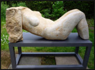 Christine Dewerny I Bildhauerin I Berlin I Sandsteinskulpuren I Liegende I Reinhardtsdorfer Sandstein