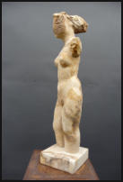 Christine Dewerny I Bildhauerin I Berlin I Sandsteinskulpuren I Seherin I Postaer Sandstein